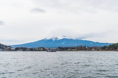 Dağ Fuji San ile bulutlu 