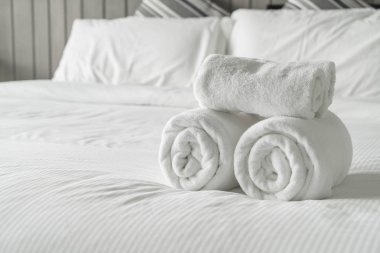 Yatak Dekorasyon yatak odası iç beyaz havlu 