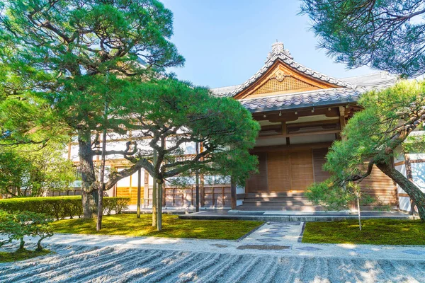 Gümüş Pavilion Ginkakuji Tapınağı'nda güzel mimari