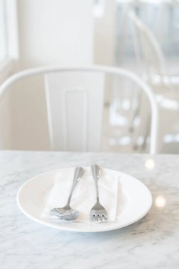 yemek masada boş levha