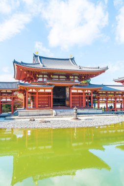 Güzel mimari Byodo içinde Kyoto tapınakta.