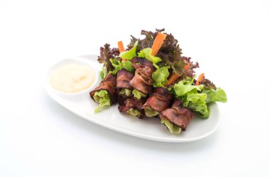 pastırma ile salata rulo