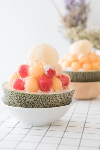 Helado de melón Bingsu, famoso helado coreano — Foto de Stock