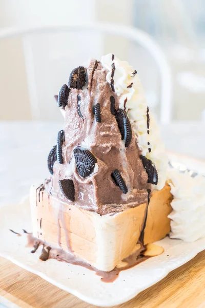 chocolate ice shave with bread