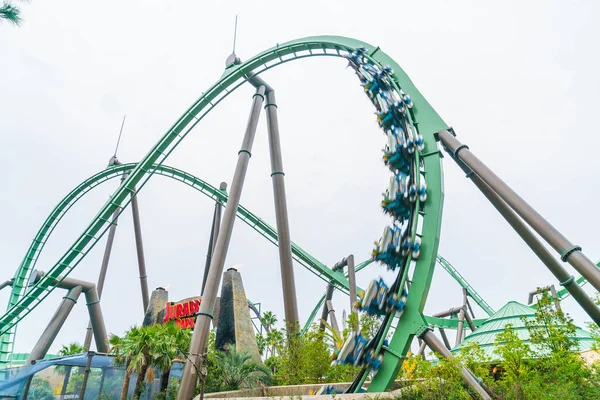 Osaka, Japonya - 21 Kasım 2016: Roller coaster Universal Studios