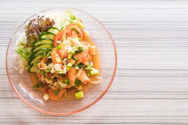 Baharatlı somon salata