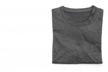 gömlek. beyaz üzerine katlanmış t-shirt 