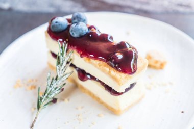 yaban mersini peynirli kek