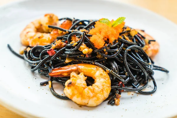 siyah spagetti karides