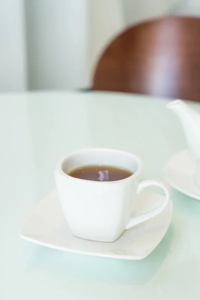 Teetasse auf dem Tisch — Stockfoto