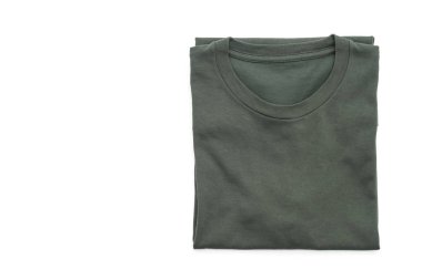 gömlek. beyaz üzerine katlanmış t-shirt 