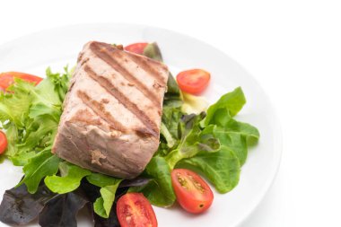 Tuna biftek salatası ile