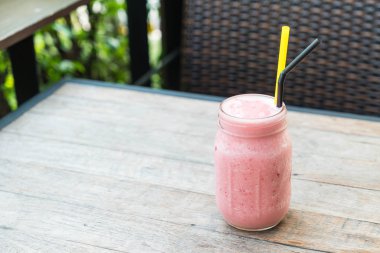 çilek güler yüzlü kavanoz 