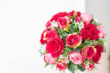 güzel bir buket çiçek 