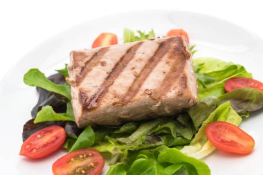 Tuna biftek salatası ile