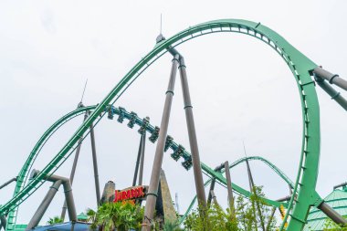 Osaka, Japonya - 21 Kasım 2016: Roller coaster Universal Studios