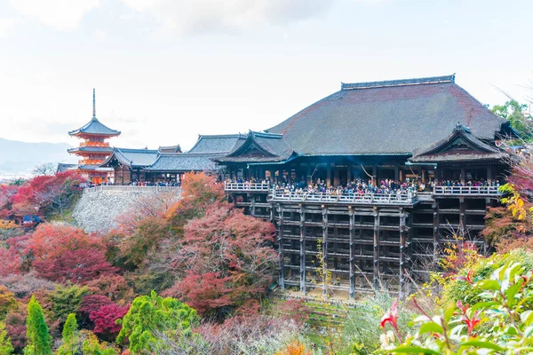 Kyoto, Sonbahar sezonu Kiyomizu veya Kiyomizu-dera Tapınağı.