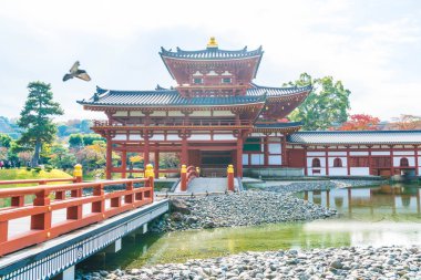 Güzel mimari Byodo içinde Kyoto tapınakta.