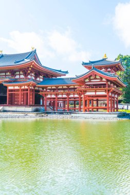 Güzel mimari Byodo içinde Kyoto tapınakta.