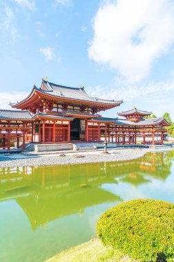 Güzel mimari Byodo içinde Kyoto tapınakta.