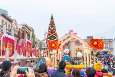 Osaka, Japonya - 21 Kasım 2016: Yeni festivale, yeniden doğmuş Parade, celeb