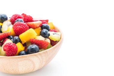 karışık taze meyve (çilek, ahududu, yaban mersini, kivi, mang