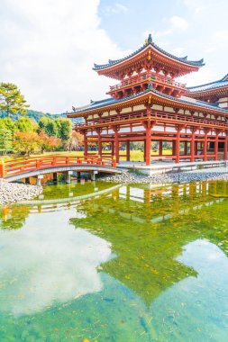 Güzel mimari Byodo içinde Kyoto tapınakta.