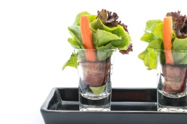 pastırma ile salata rulo