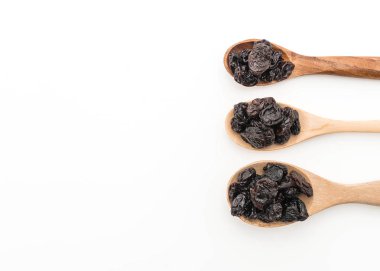 Beyaz üzerine siyah kuru üzüm