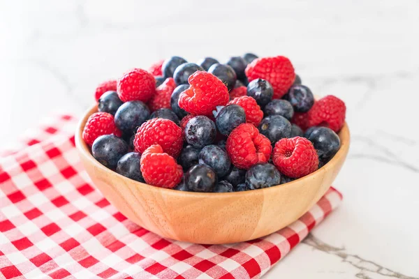 Fresh blueberry and rasberry — Stock Photo, Image