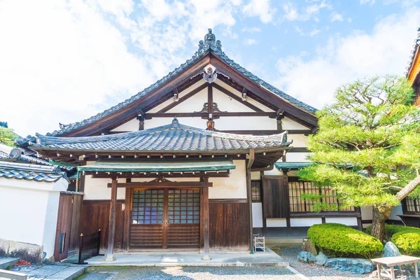 Güzel mimari Byodo içinde Kyoto tapınakta.