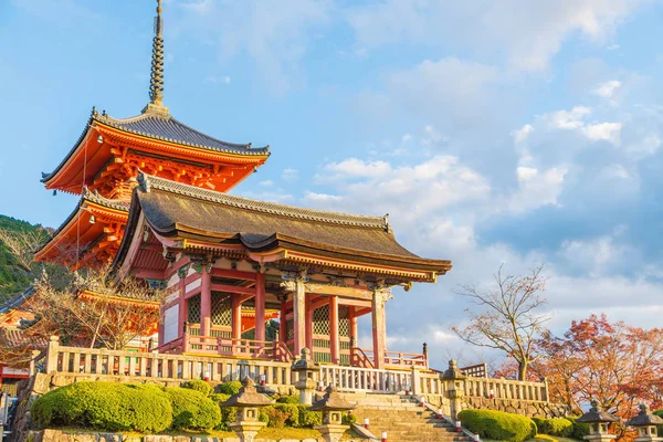 Kiyomizu-dera Tapınağı güzel mimari Kyoto,.