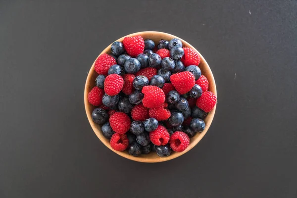 신선한 블루베리와 rasberry — 스톡 사진