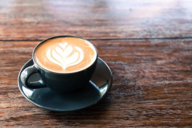 Sıcak latte kahve fincanı