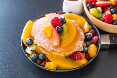 mix meyve ile gözleme