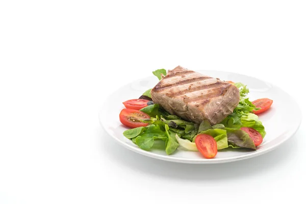 Bife de atum com salada — Fotografia de Stock