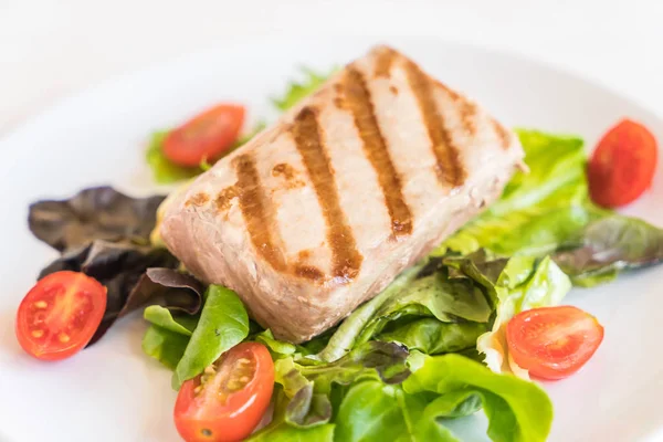 Tuna biftek salatası ile