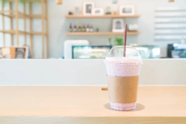 Meng berry yoghurt smoothie — Stockfoto