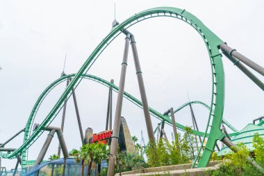 Osaka, Japonya - 21 Kasım 2016: Roller coaster Universal Studios