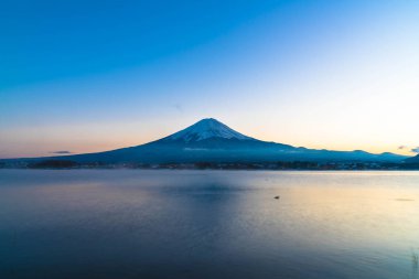 Dağ Fuji San Kawaguchiko Gölü.