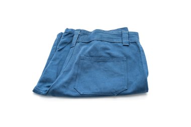 beyaz üzerine kısa pantolon