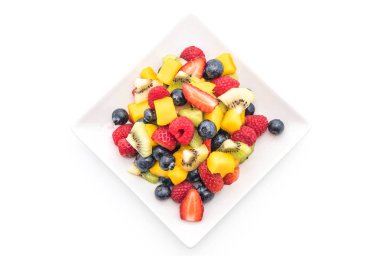 karışık taze meyve (çilek, ahududu, yaban mersini, kivi, mang