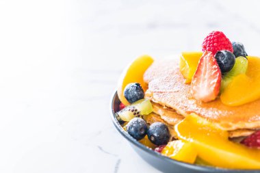 mix meyve ile gözleme