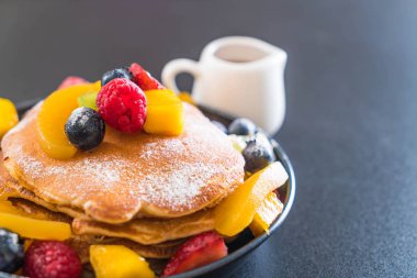 mix meyve ile gözleme