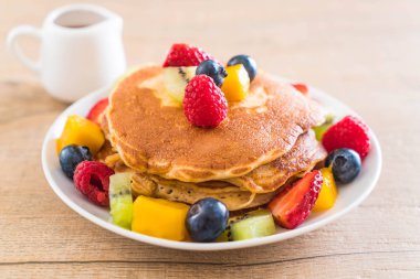 mix meyve ile gözleme