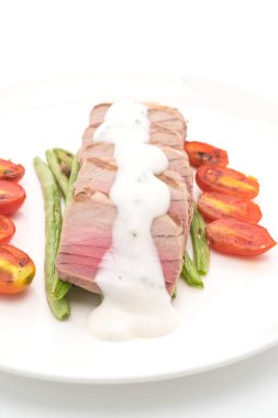 Tuna biftek salatası ile