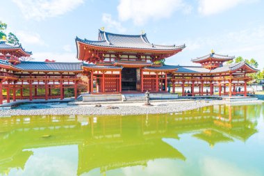 Güzel mimari Byodo içinde Kyoto tapınakta.