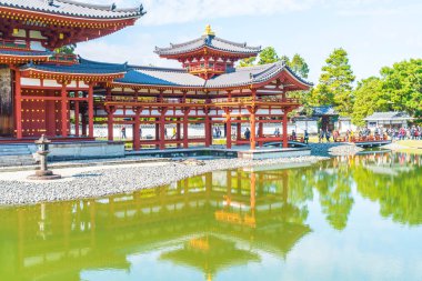 Güzel mimari Byodo içinde Kyoto tapınakta.