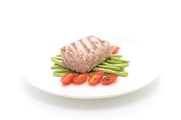 Stek tuńczyka z sałatką — Zdjęcie stockowe