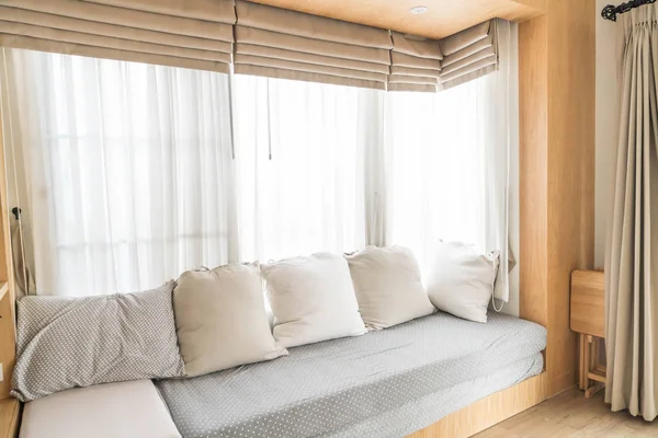 kanepe iç dekorasyon güzel yastık 